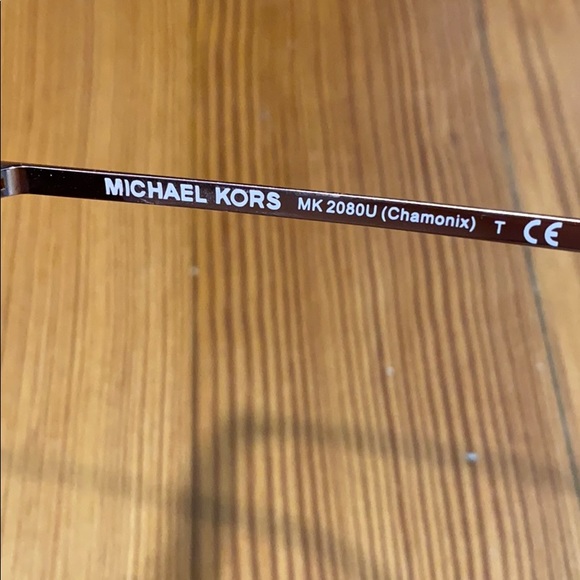 Michael Kors Sunglasses. - Picture 5 of 8